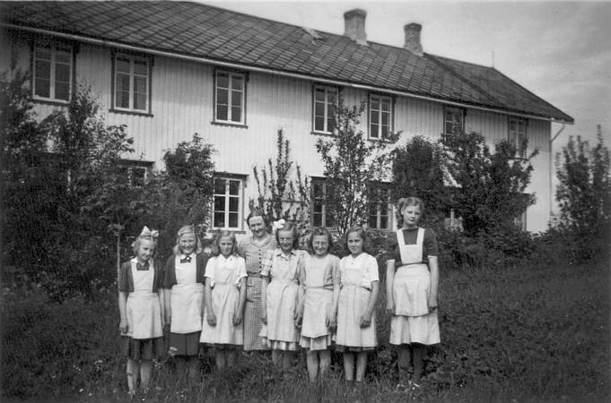 Håndarbeid i fjerde klasse på Leira Skole 1948
