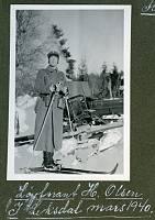 Løytnant H. Olsen i Leksdal skytefelt mars 1940